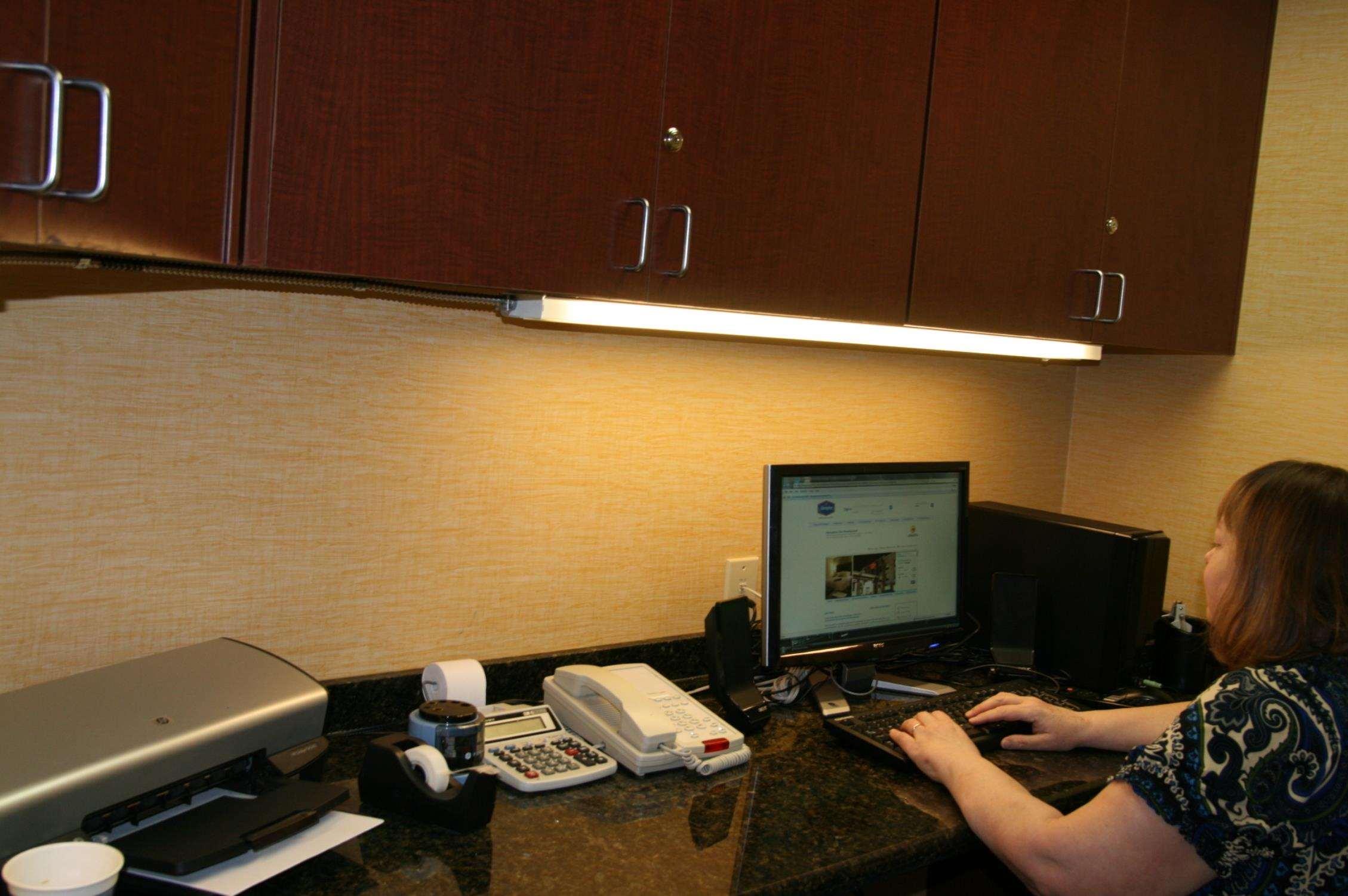 Hotel Hampton By Hilton Brentwood Esterno foto