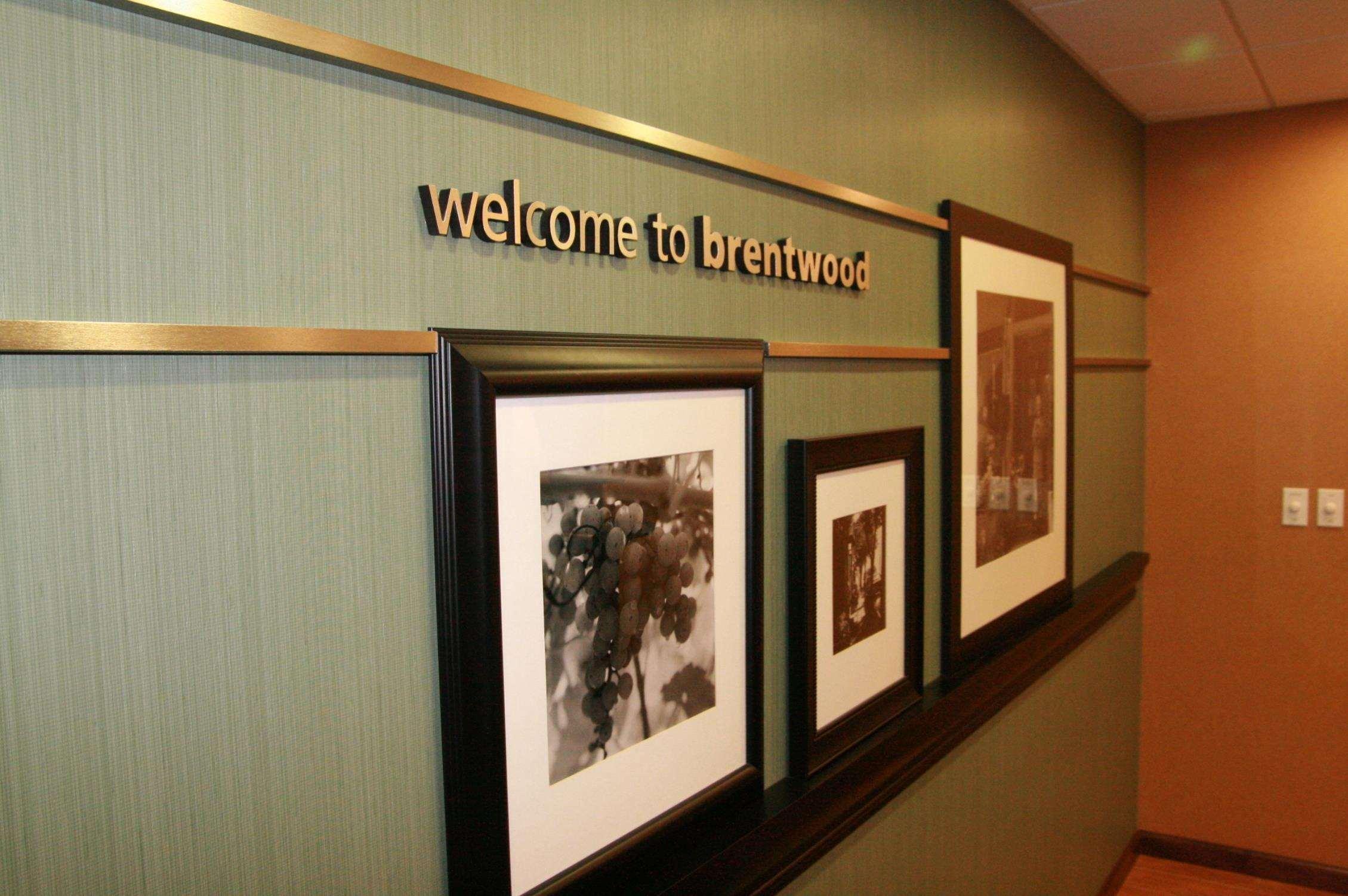 Hotel Hampton By Hilton Brentwood Esterno foto