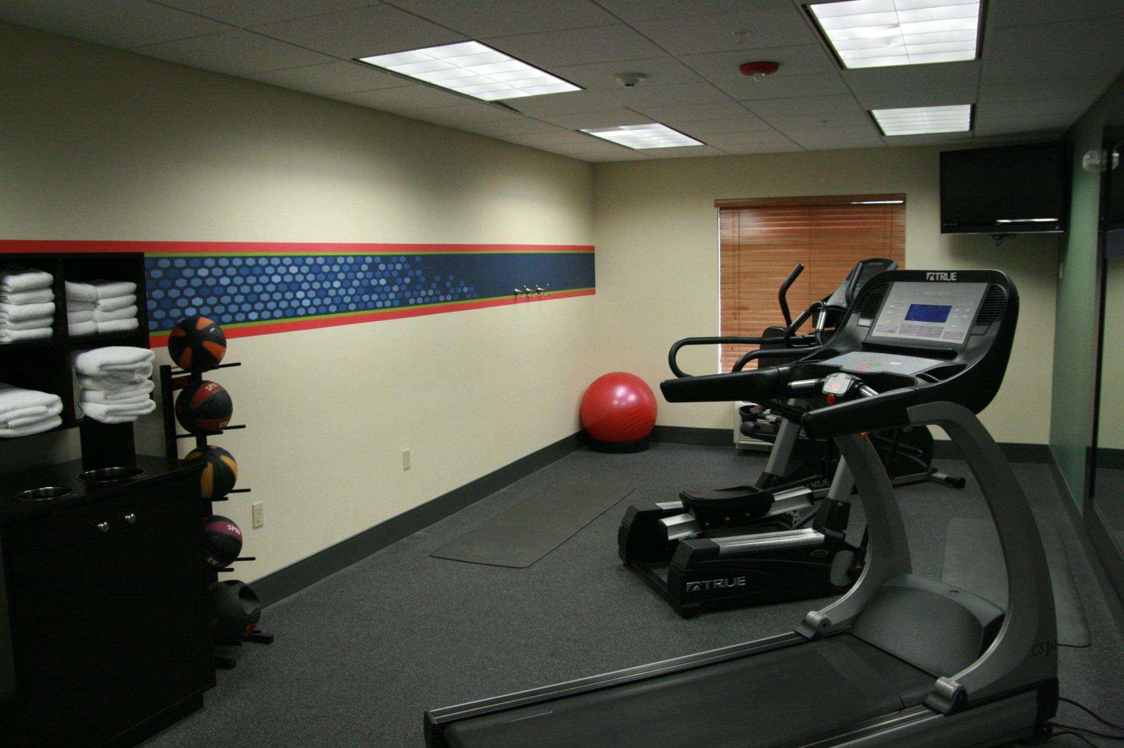 Hotel Hampton By Hilton Brentwood Esterno foto