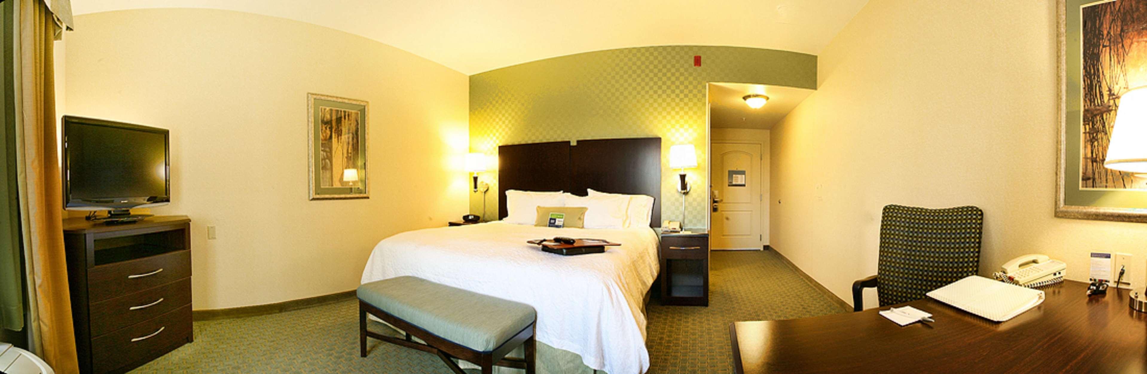 Hotel Hampton By Hilton Brentwood Esterno foto