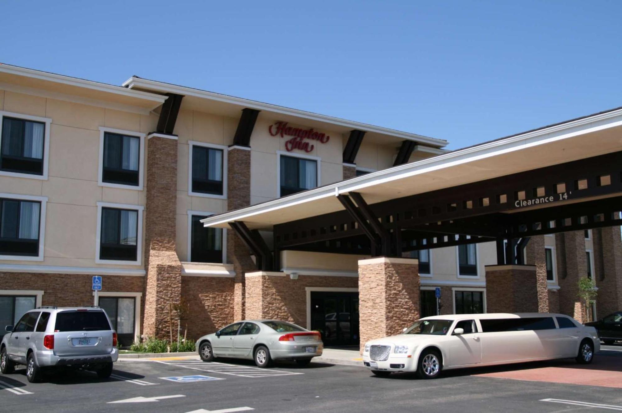Hotel Hampton By Hilton Brentwood Esterno foto