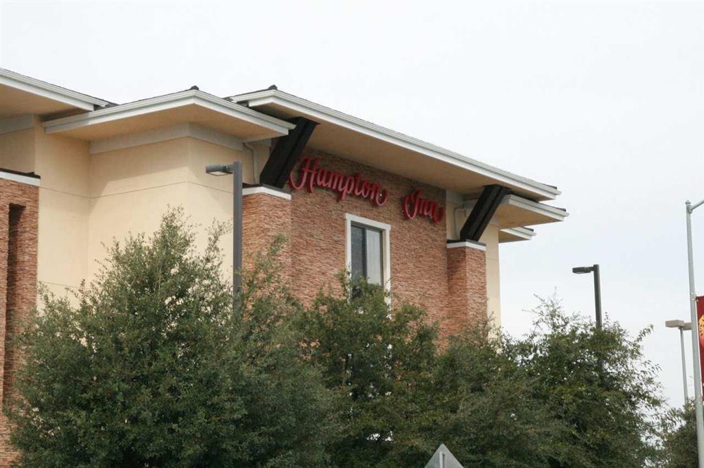 Hotel Hampton By Hilton Brentwood Esterno foto