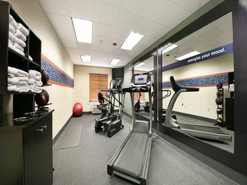 Hotel Hampton By Hilton Brentwood Esterno foto